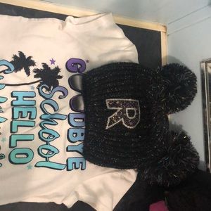 Beanie and a t shirt